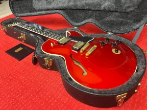 Gibson ES-137 Custom – Candy Apple Red (2011)