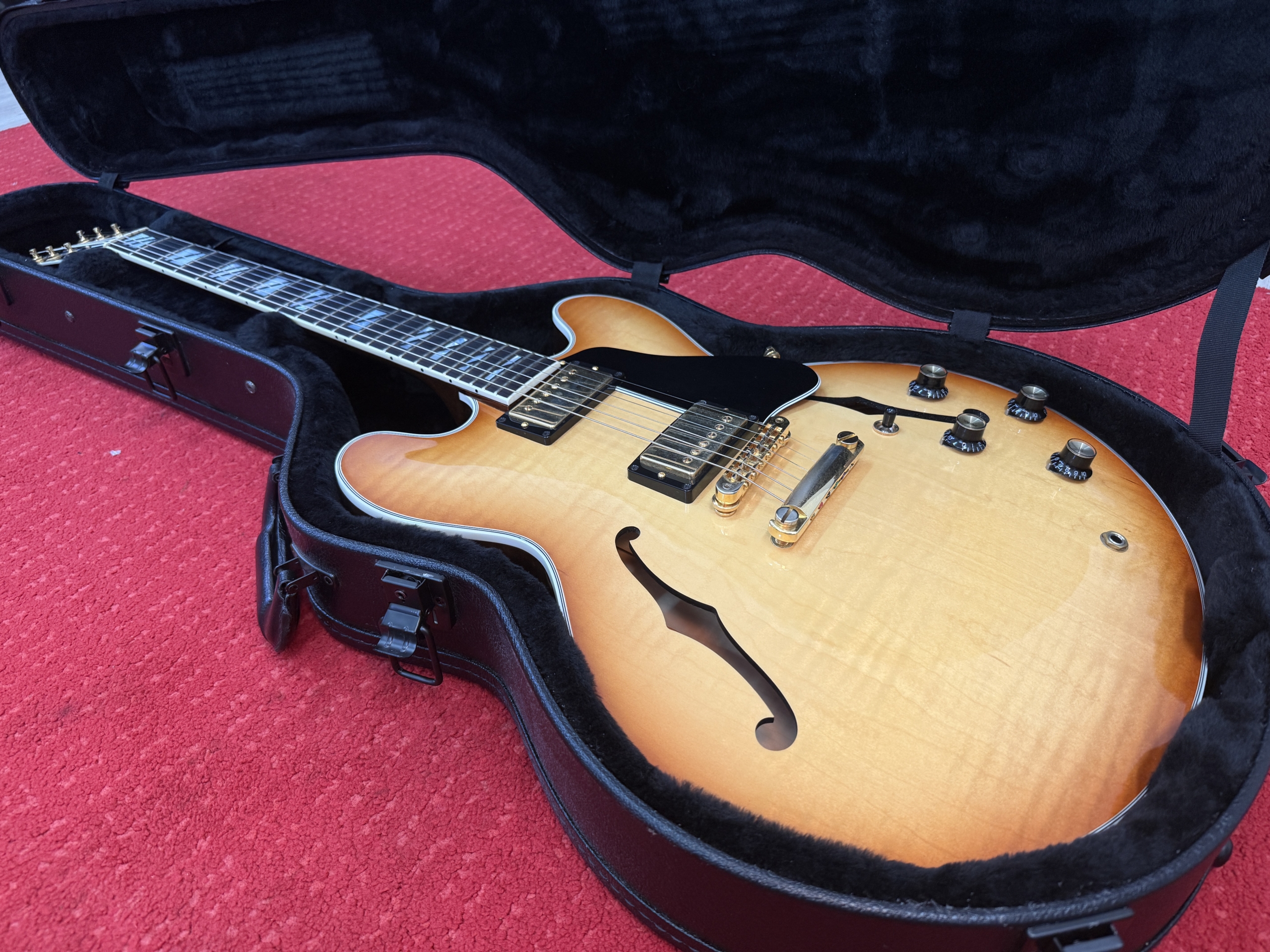 Gibson ES Supreme – Royal Tan Exclusive 2024