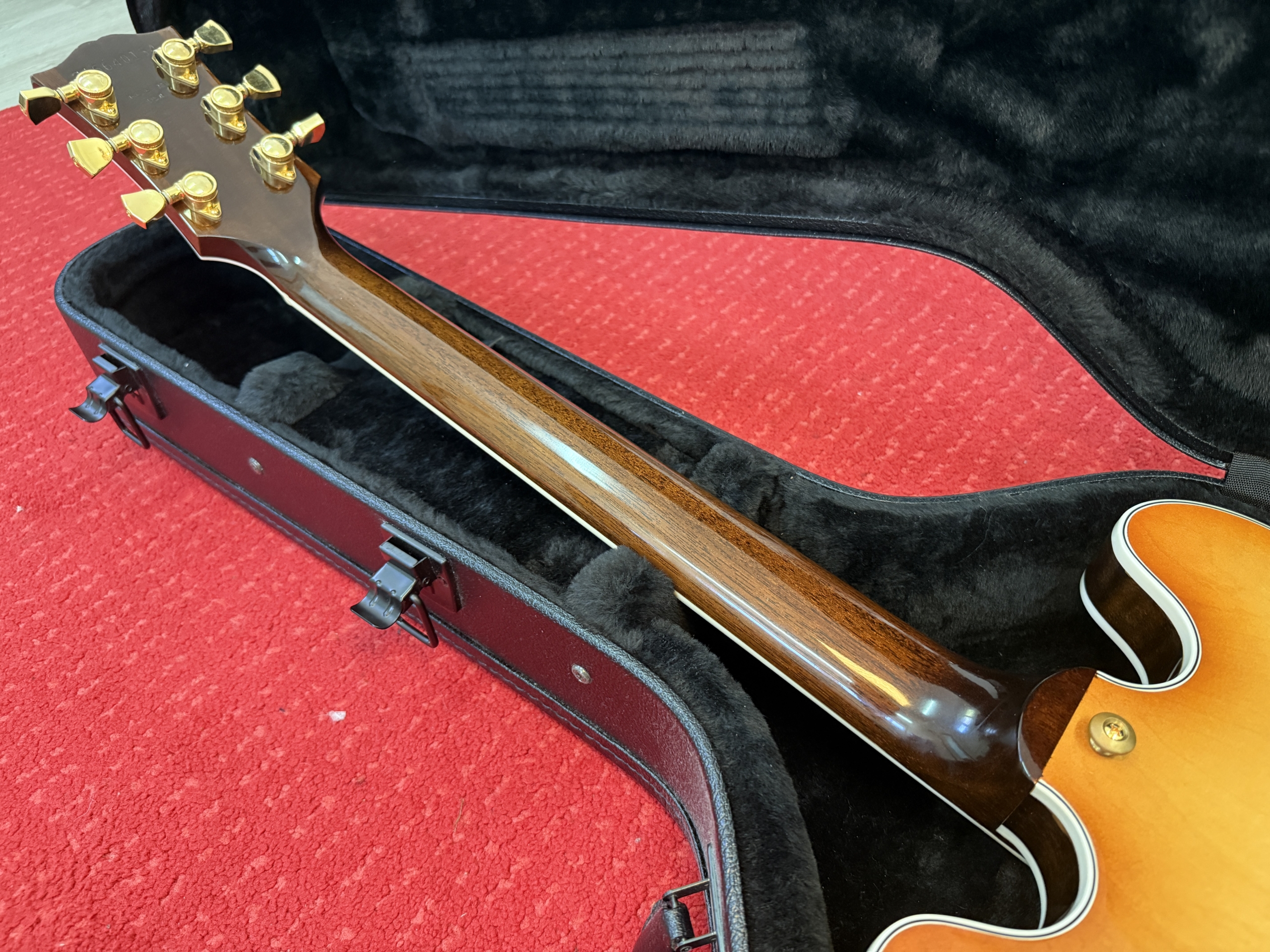 Gibson ES Supreme – Royal Tan Exclusive 2024 10 Gibson ES Supreme – Royal Tan Exclusive 2024 - Imagen 10